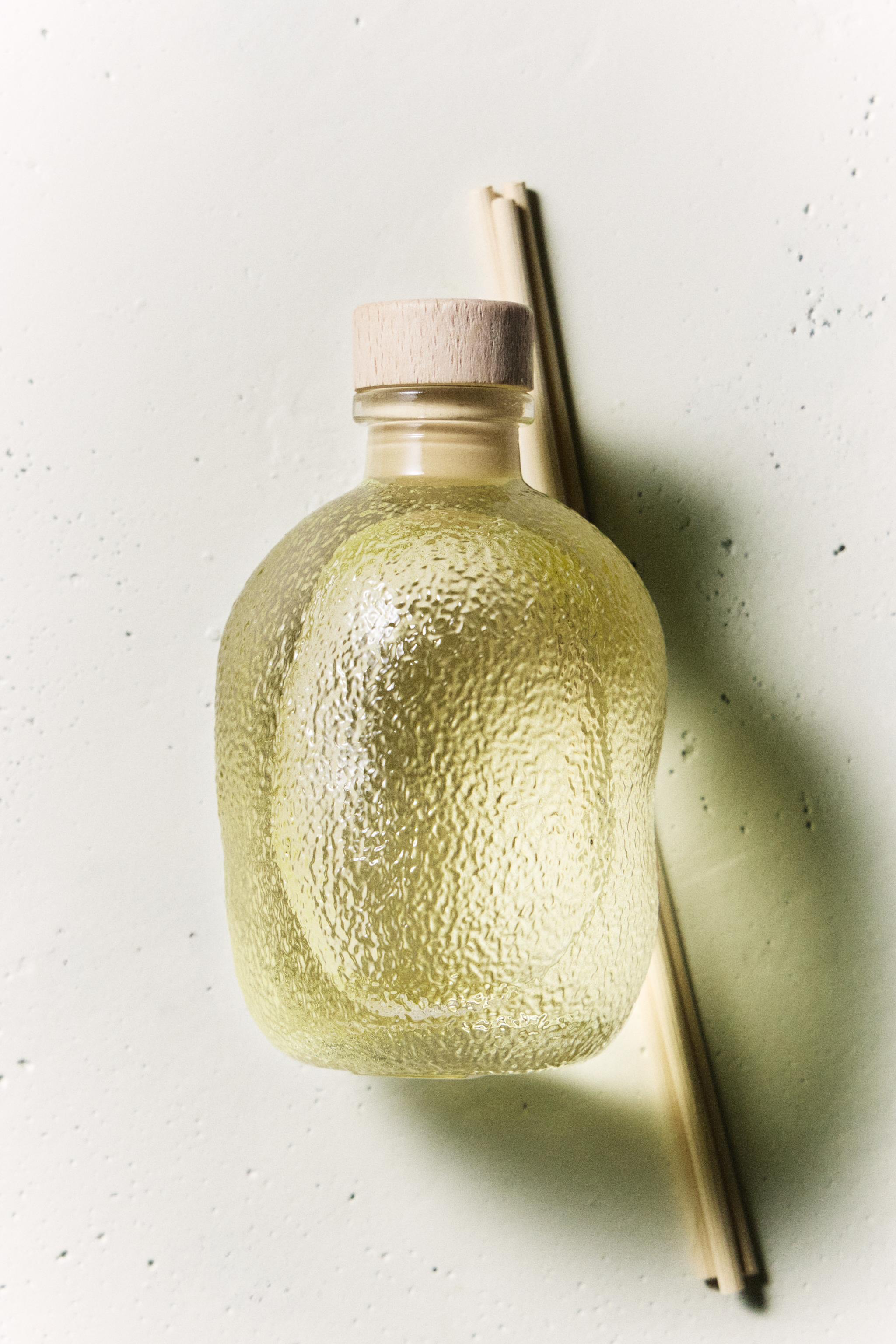 (180 ML) VETIVER MELON REED DIFFUSER — Dark bottle green