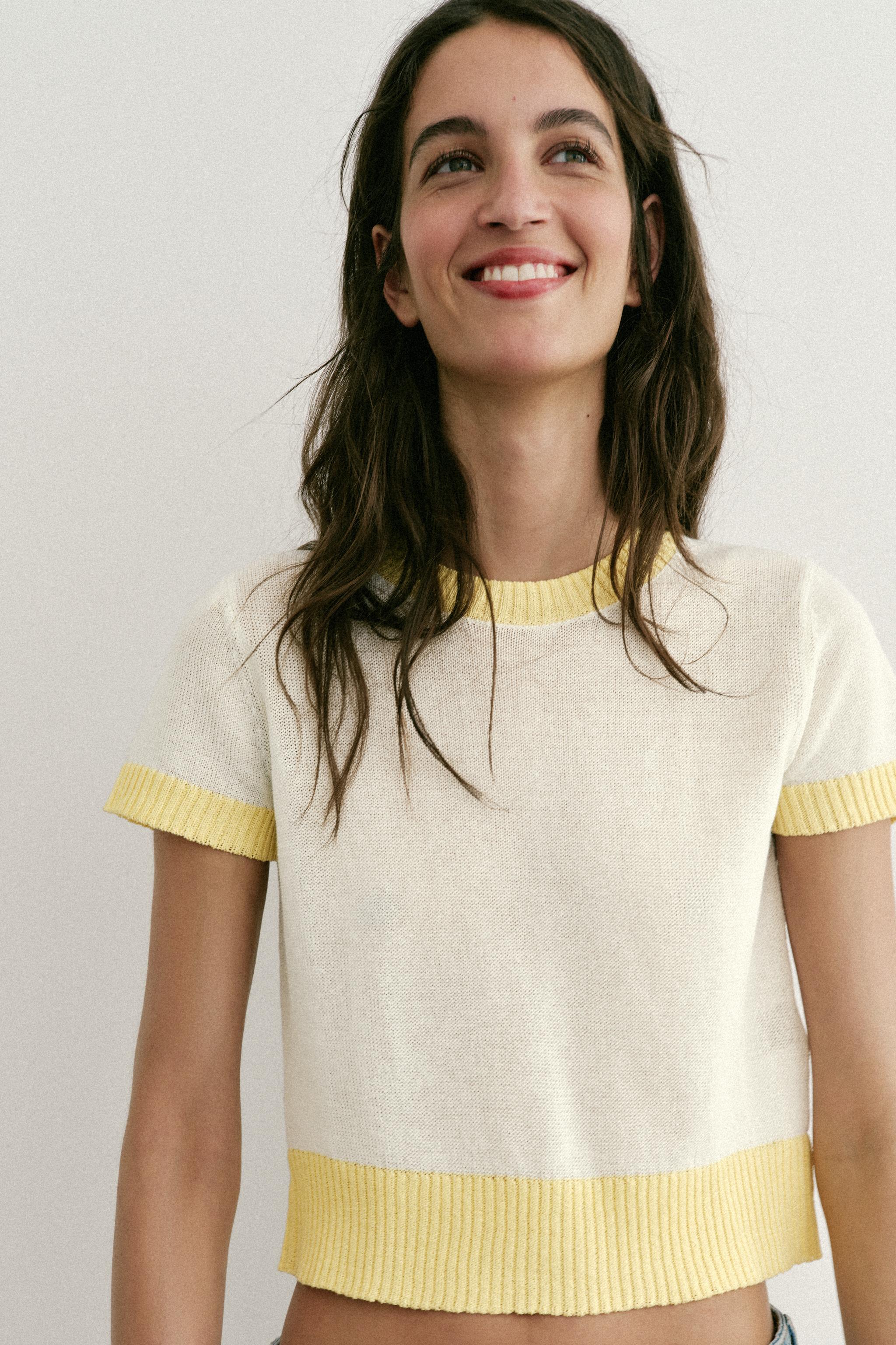 SHORT SLEEVE KNIT TOP