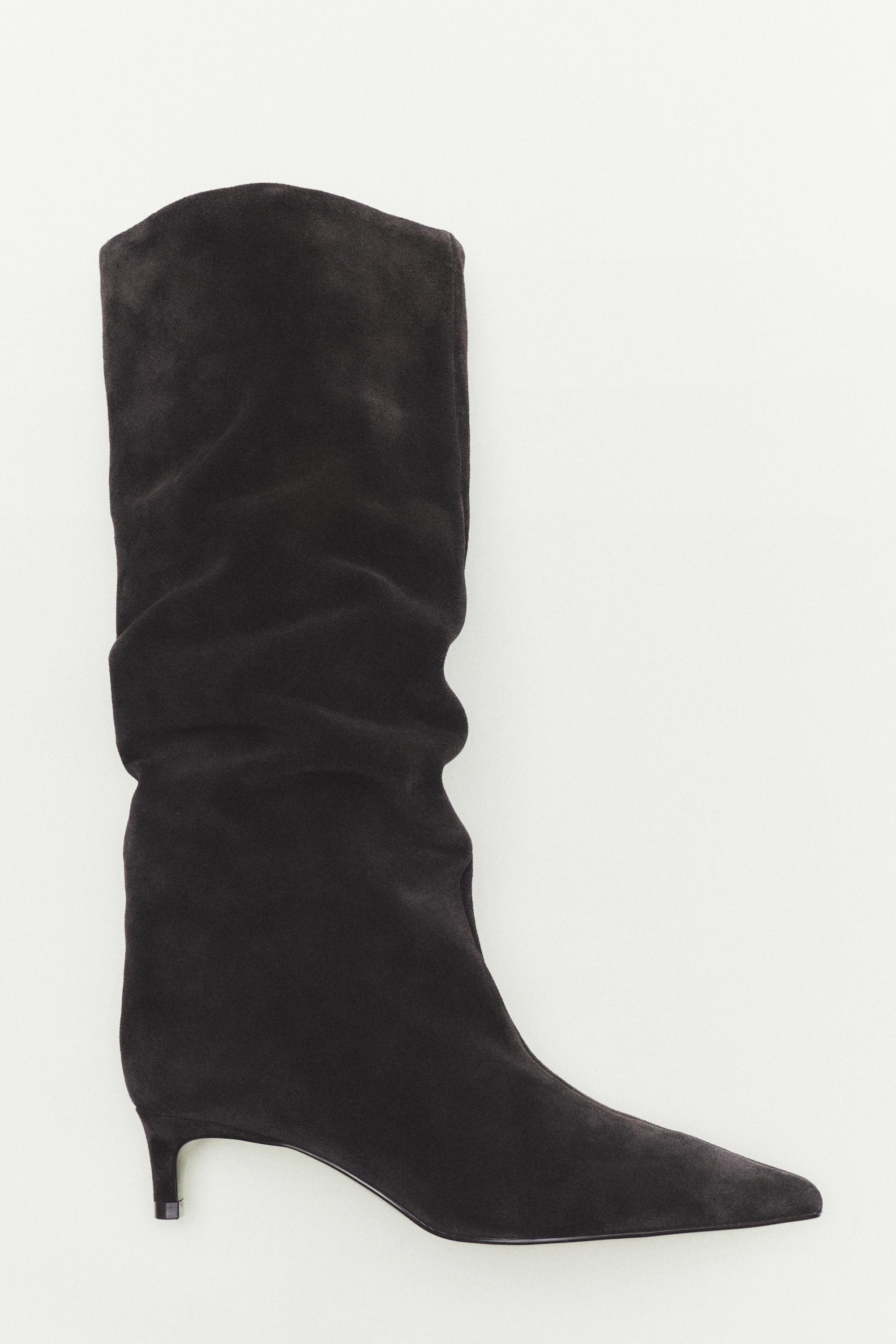 Soft leather heel boot
