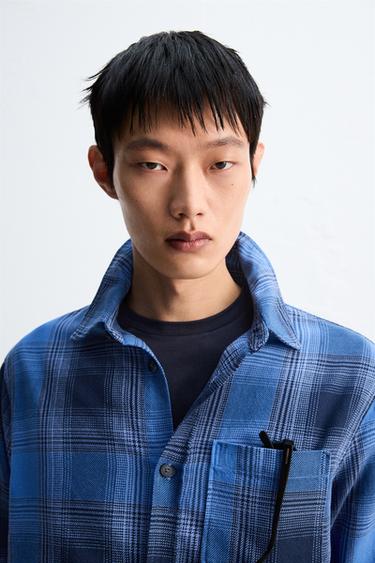 CHEMISE À CARREAUX AVEC POCHE - Bleu de Zara - Image 5