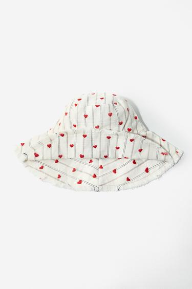 Zara STRIPED HEART EMBROIDERED BUCKET HAT - Ecru