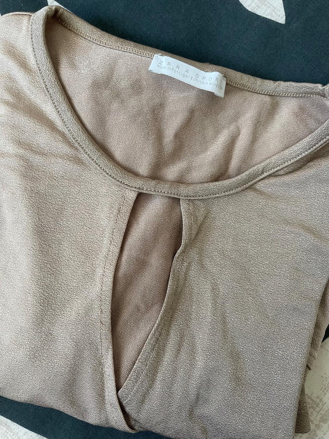 TOP CROPPED DEPORTIVO ELÁSTICO. - Image 3