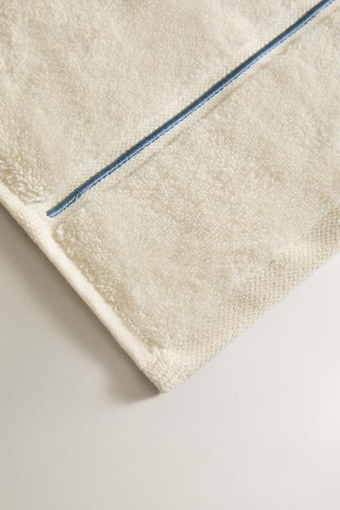 SERVIETTE DE BAIN FESTON BRODÉ - Bleu électrique de Zara - Image 2