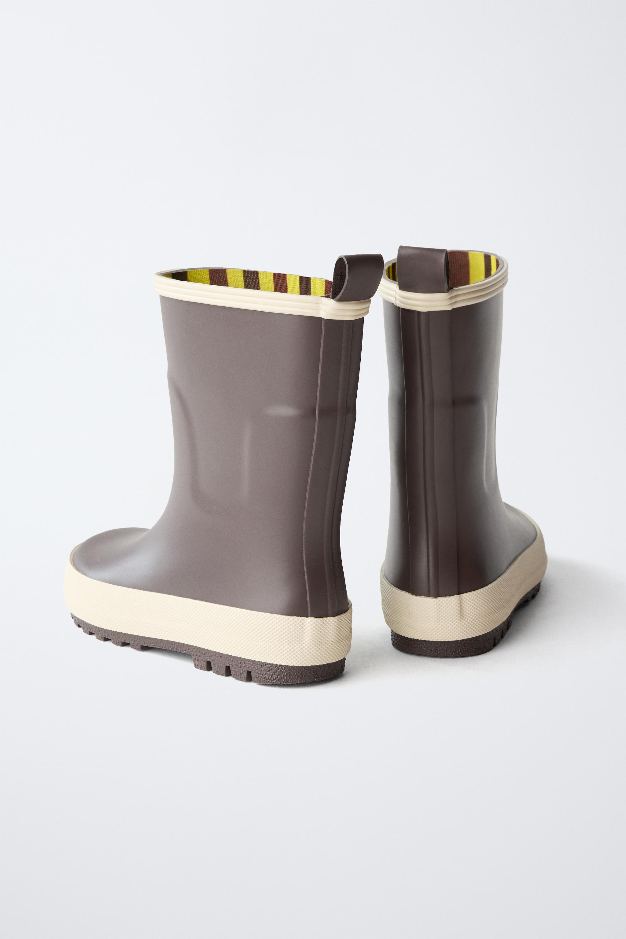 COLOR BLOCK RAIN BOOTS