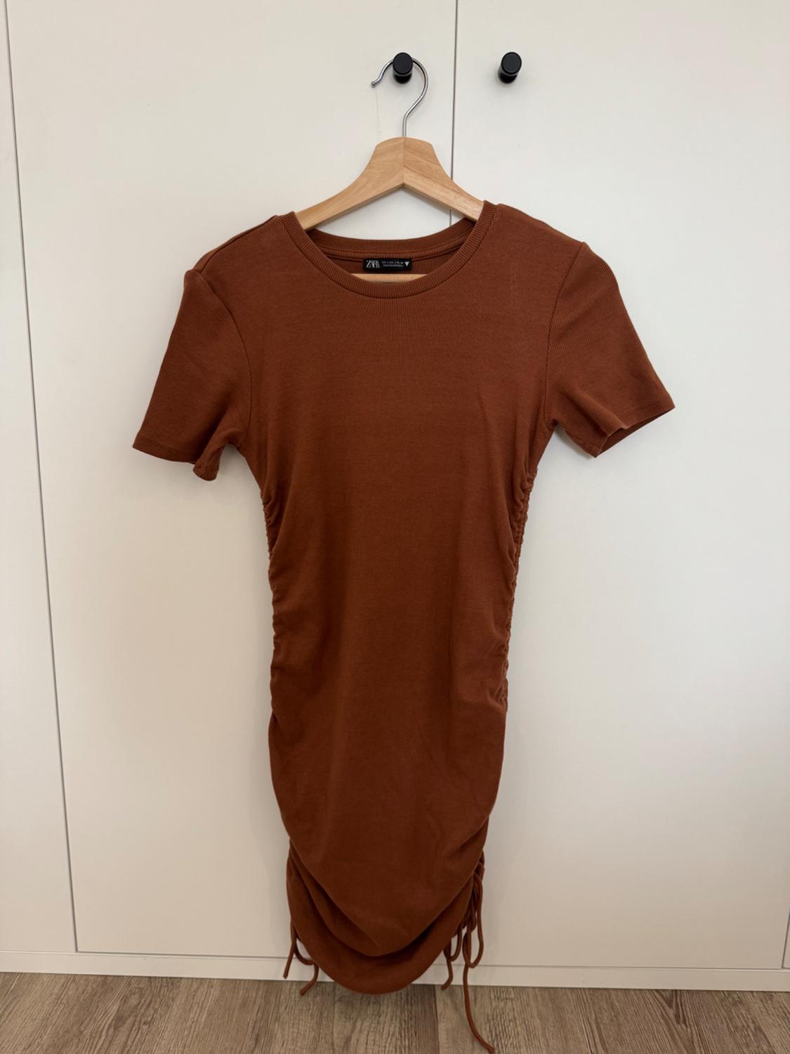 RIBBED DRESS WITH GATHERING