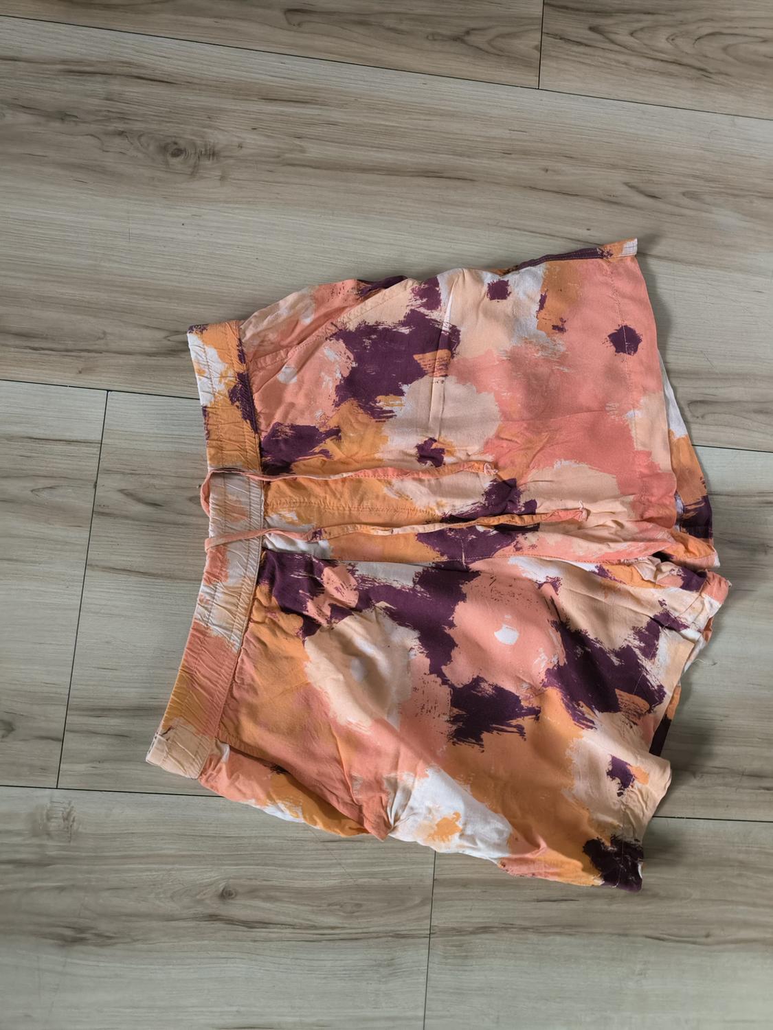 FLORAL PRINT BERMUDA SHORTS - Image 3