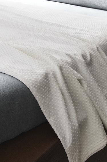 BEDSPREAD WITH POLKA DOT DESIGN - White by Zara