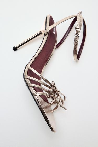 SANDALIA TACÓN LAZOS - oro rosa de Zara
