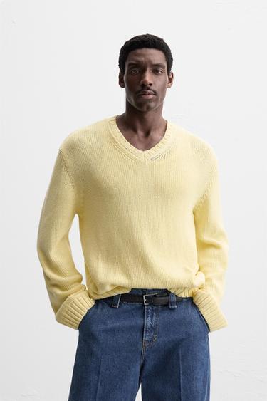 JERSEY ESTRUCTURA CUELLO PICO - Amarillo de Zara