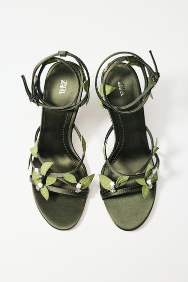 SANDALIA TACÓN FLORES - Verde de Zara