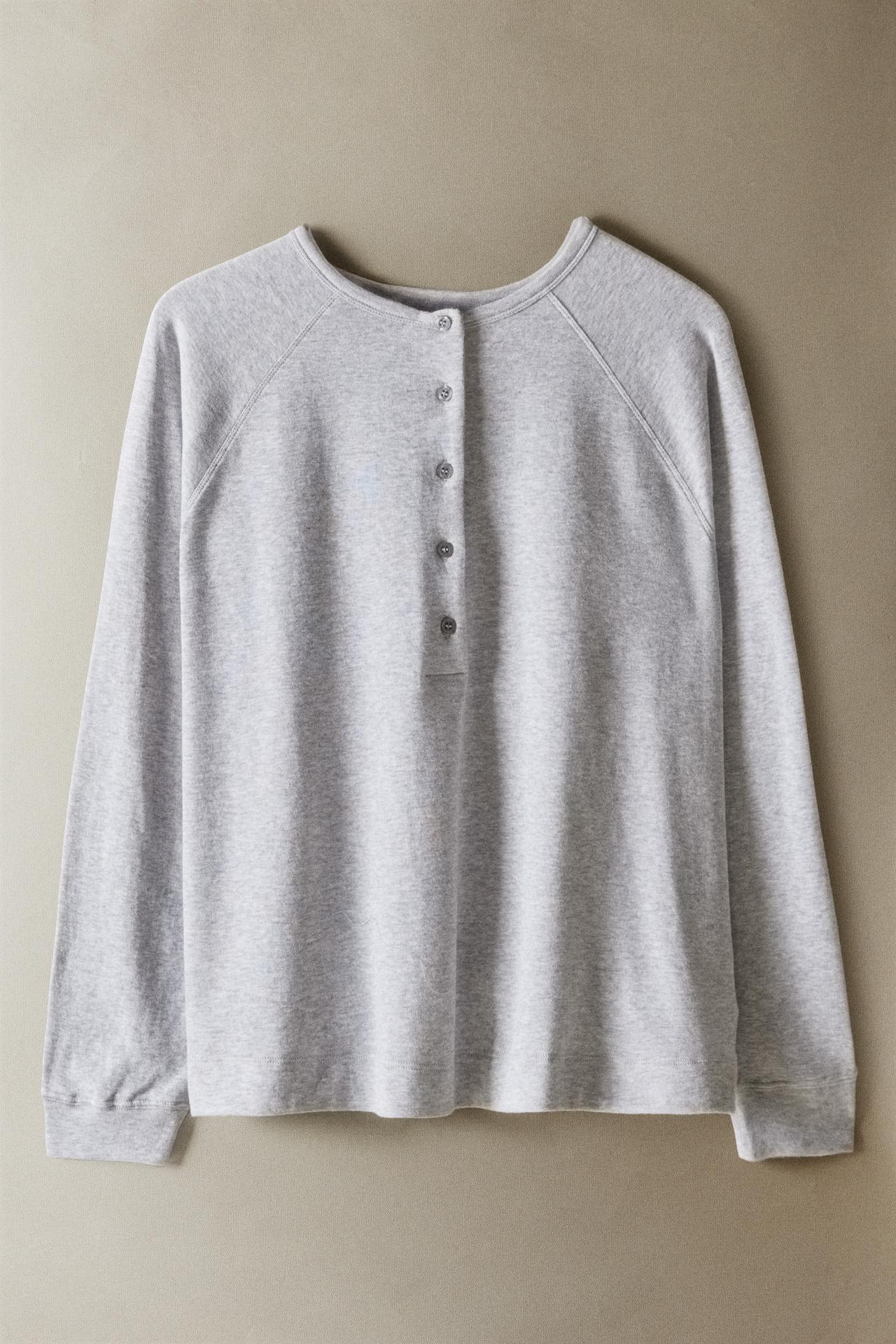 LONG SLEEVE BUTTON T-SHIRT — Gray