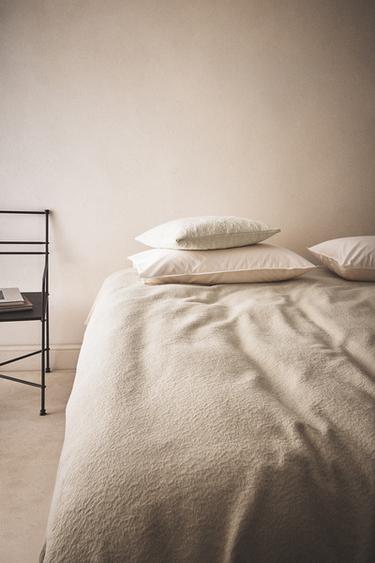 JACQUARD COTTON BEDSPREAD - Light beige by Zara