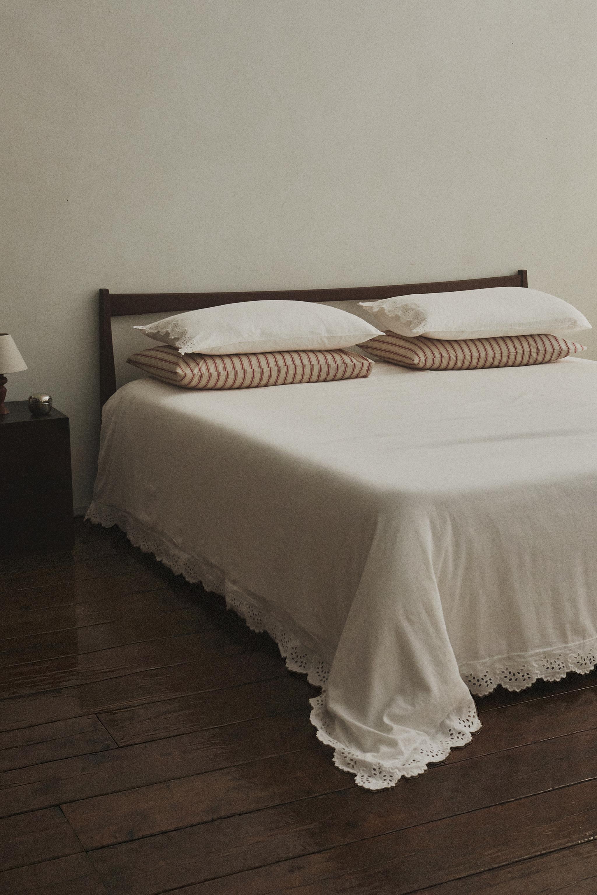 HOUSSE DE COUETTE BRODERIE FESTON