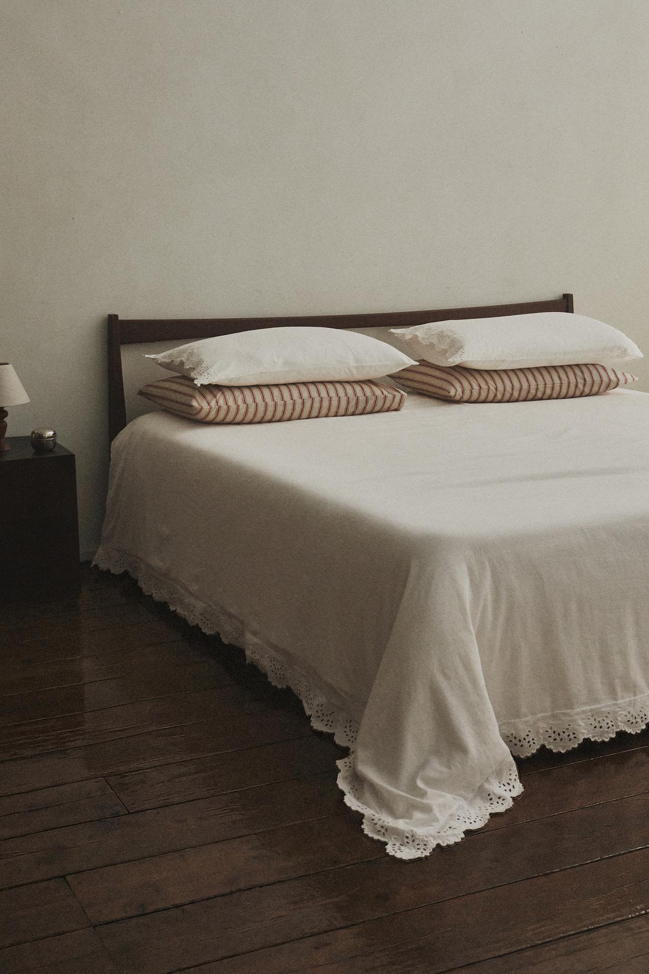 EMBROIDERED DUVET COVER WITH TRIM — White