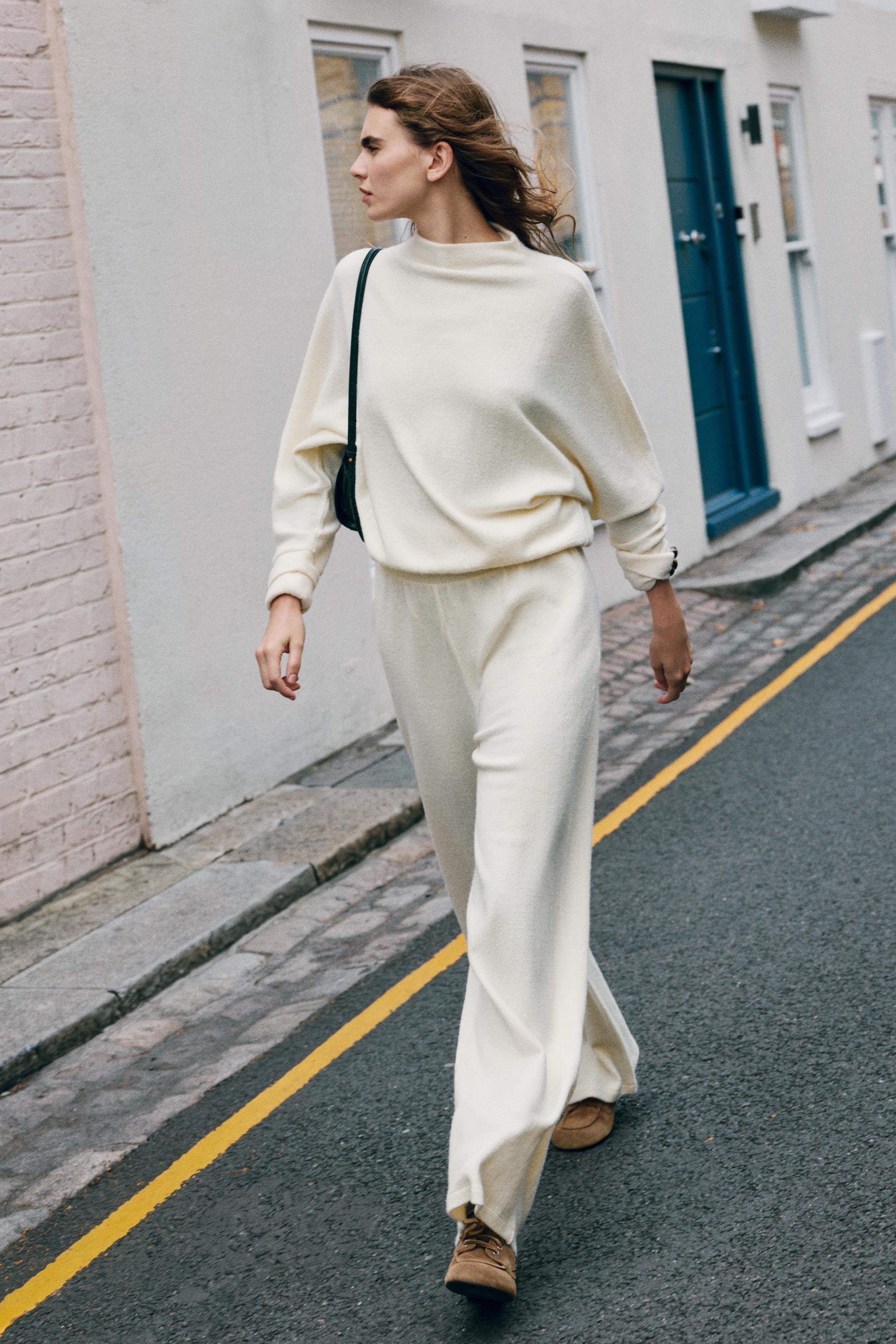 SOFT WIDE-LEG PANTS