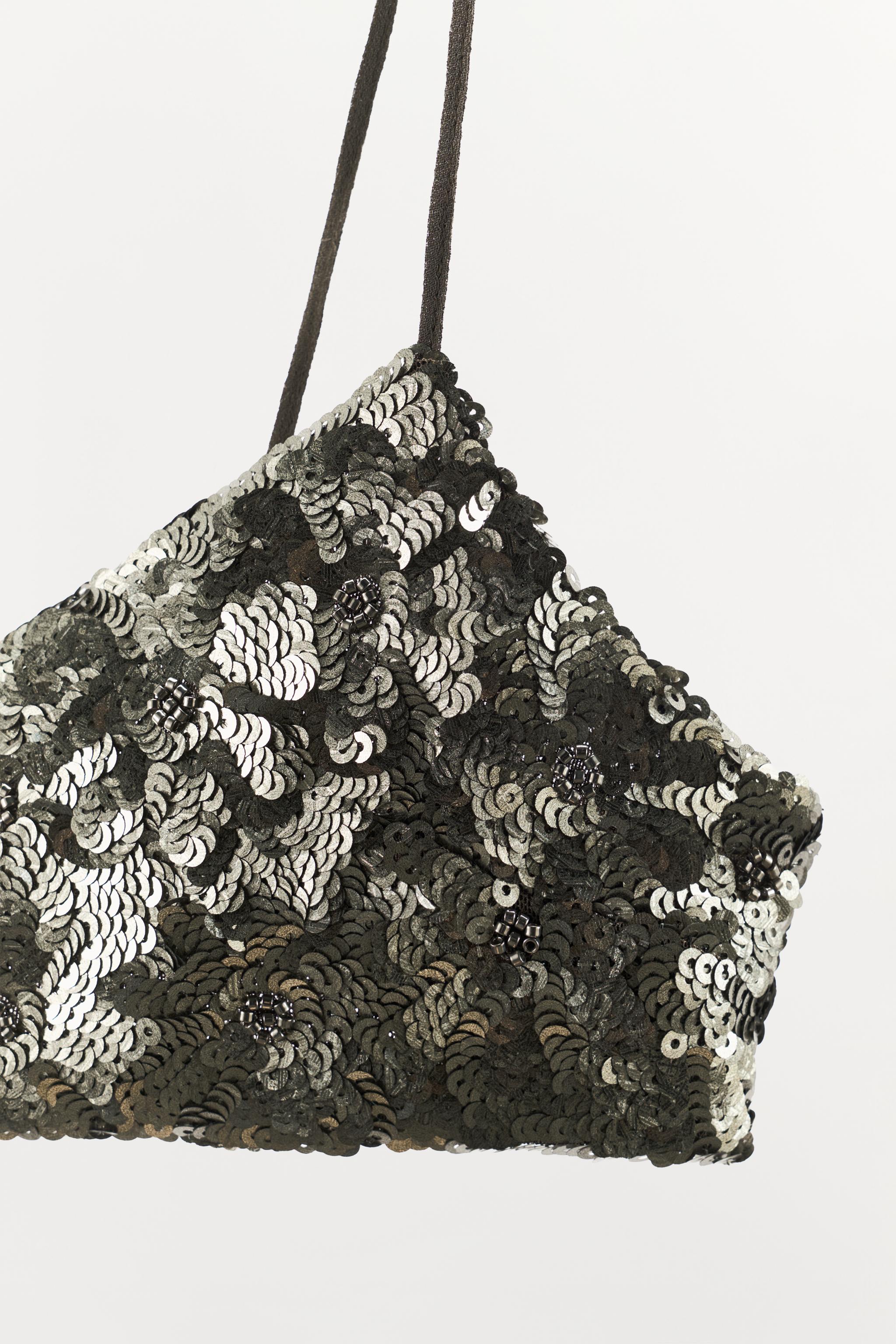 BRALETTE PAILLETTES ET FANTAISIE