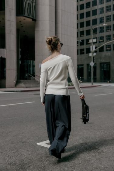 TOP ASYMÉTRIQUE DOUX CANNELÉ - Écru de Zara - Image 3