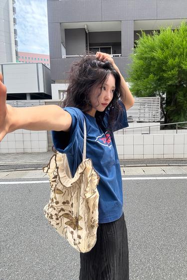 刺繍ディテール入りショッパーゴールドZaraの刺繍ディテール入りショッパー - ゴールド