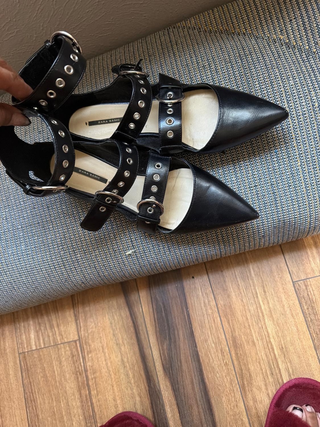 FLAT POINTED TOE FLATS WITH BUCKLES - Image 10