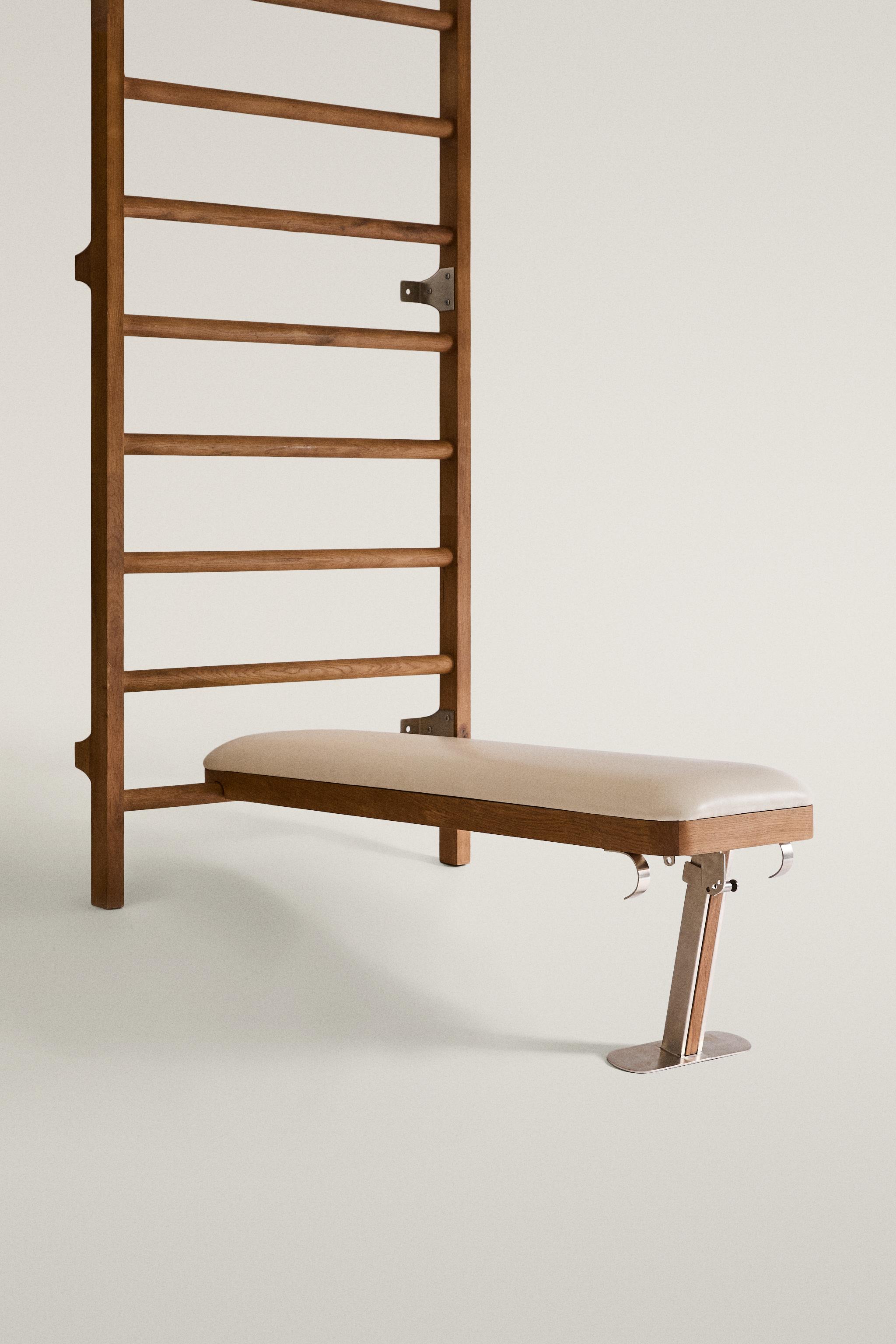 ADJUSTABLE LEATHER LADDER BENCH