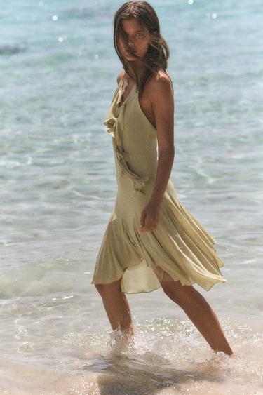 ROBE HALTER À VOLANTS - Vert moyen de Zara - Image 3