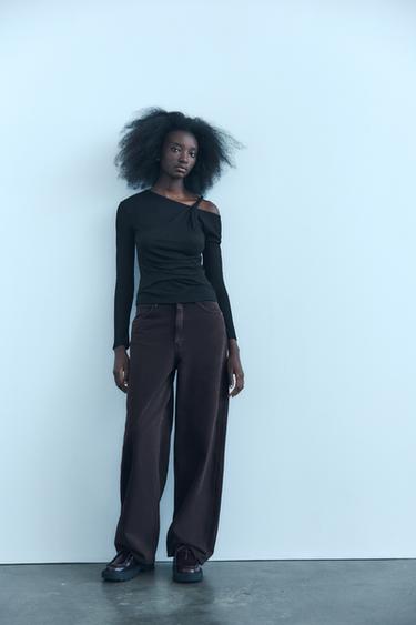 ФУТБОЛКА АСИММЕТРИЧНОГО КРОЯ С ЭФФЕКТОМ ДВУХСЛОЙНОЙ МОДЕЛИ — ЧЕРНЫЙ от Zara — изображение 0
