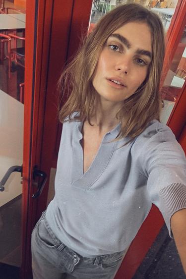 ТОП С ВОРОТНИКОМ ПОЛО И ПАЙЕТКАМИ — СЕРО-СИНИЙ от Zara — изображение 0