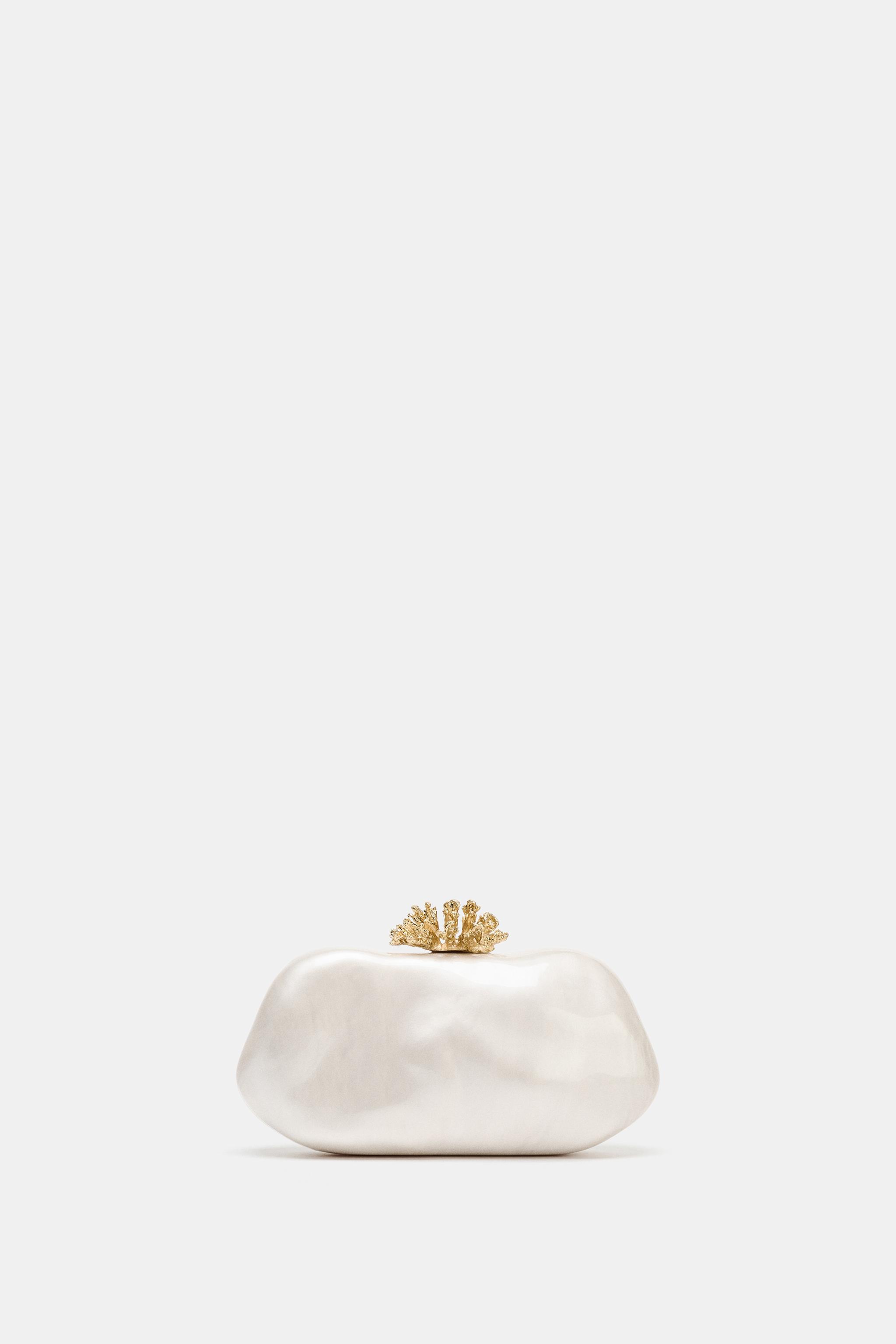 METALLIC DETAIL CLUTCH