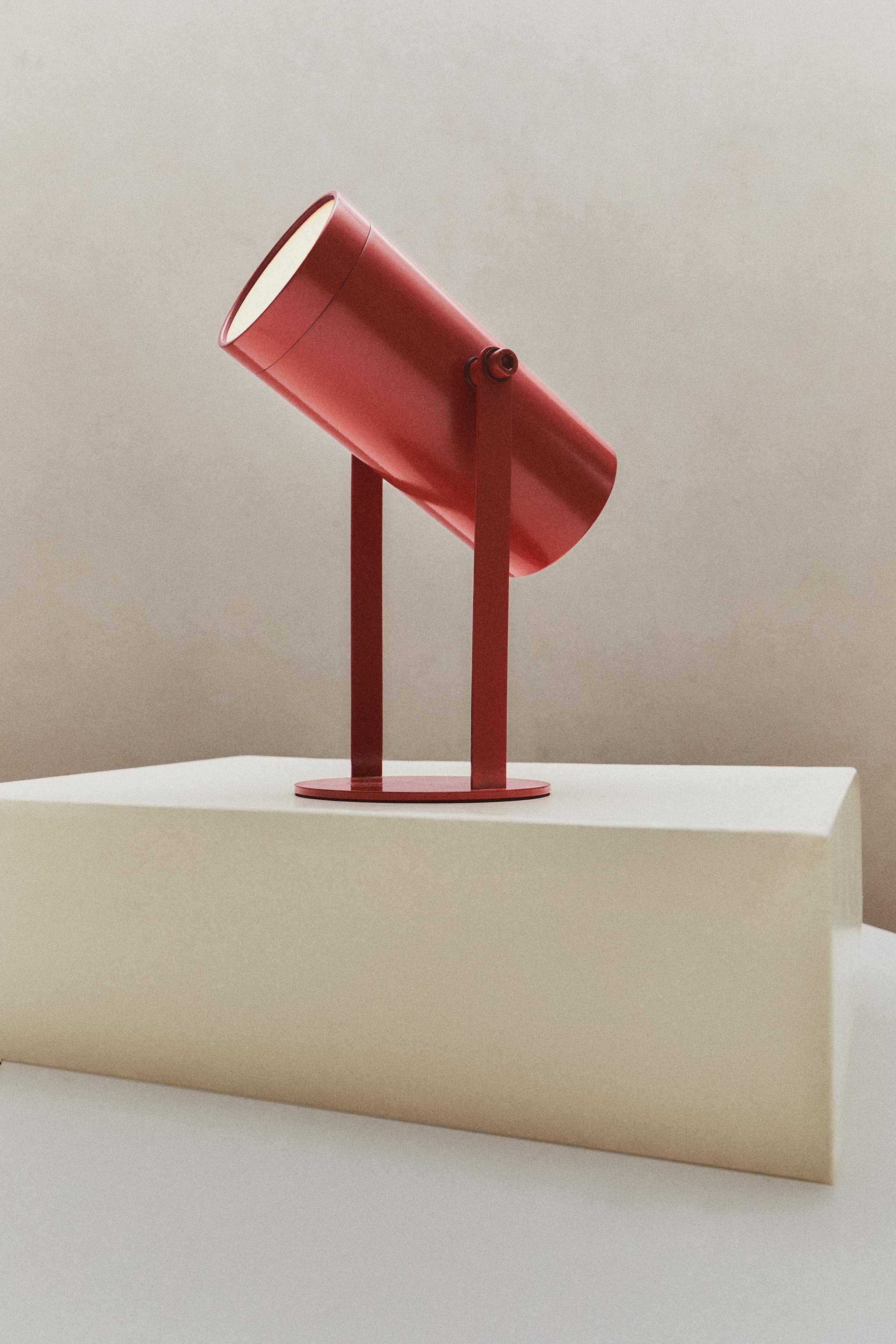 LAMP | USB RECHARGEABLE TABLE SPOTLIGHT - Bronze | ZARA