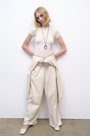 T-SHIRT À MANCHES COURTES - Blanc de Zara - Image 0