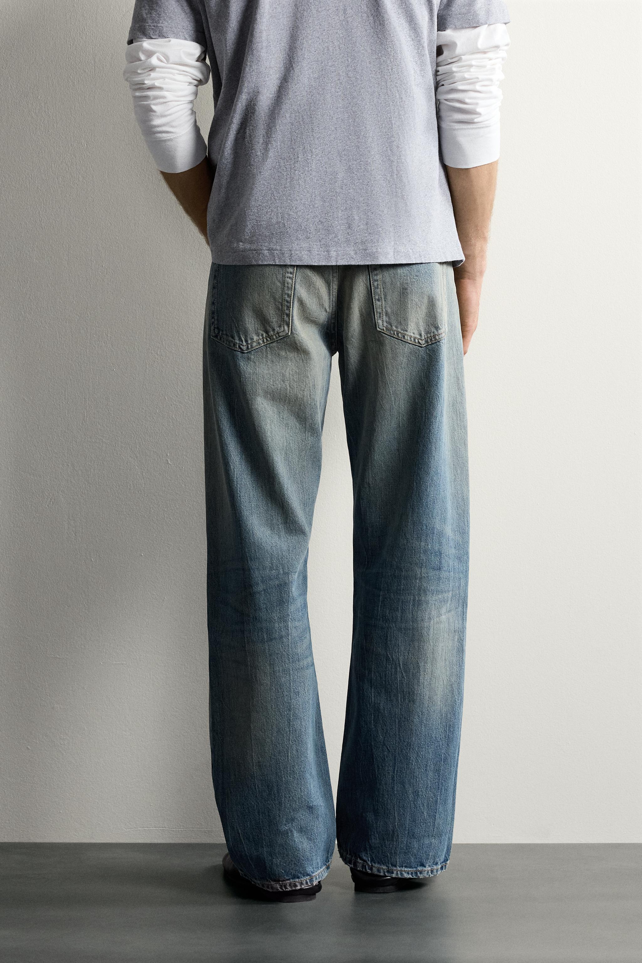 LOOSE FIT JEANS