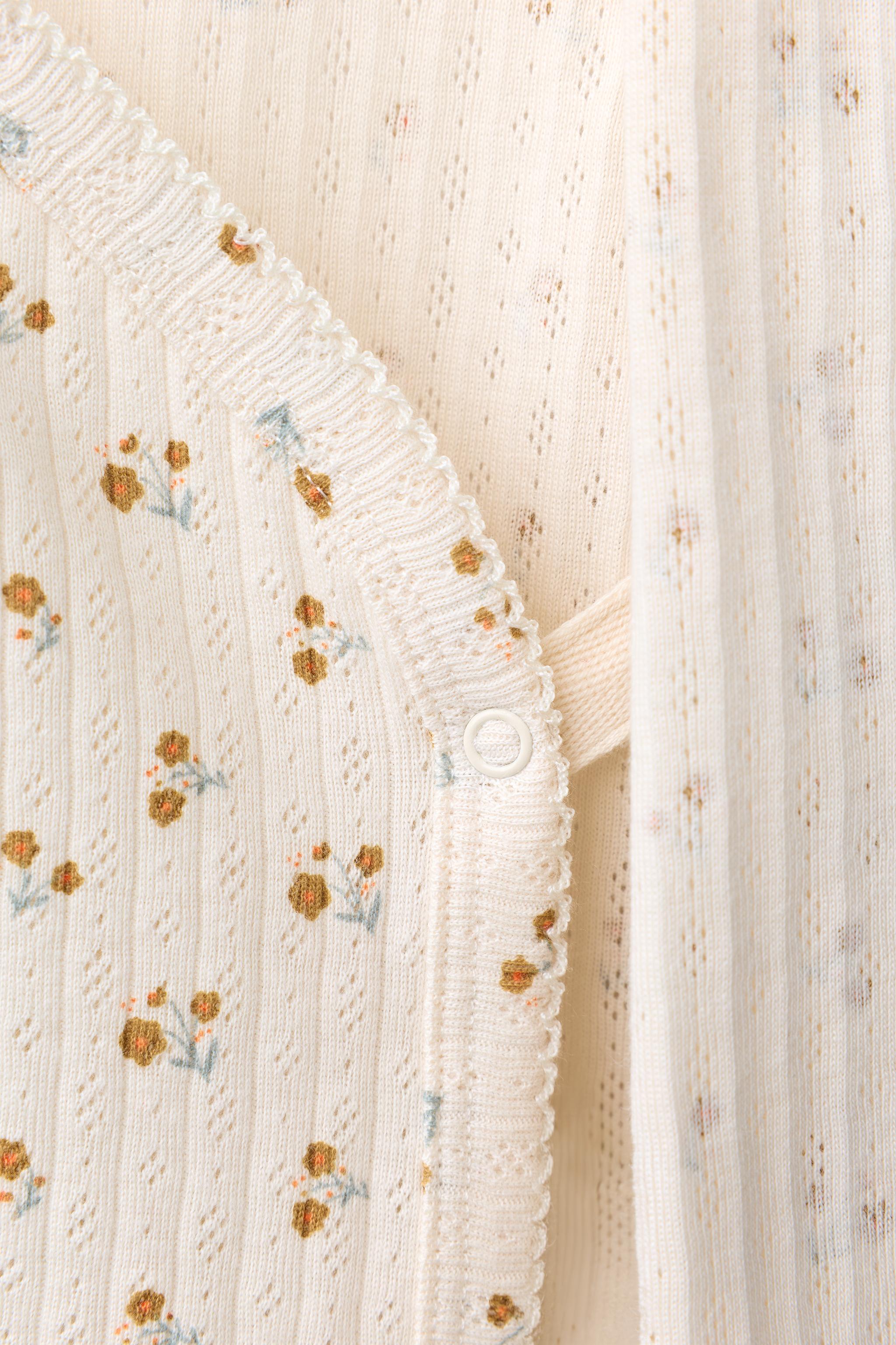 Детские брюки Zara FLORAL PRINT T-SHIRT, LEGGINGS AND BONNET SET — фото 5