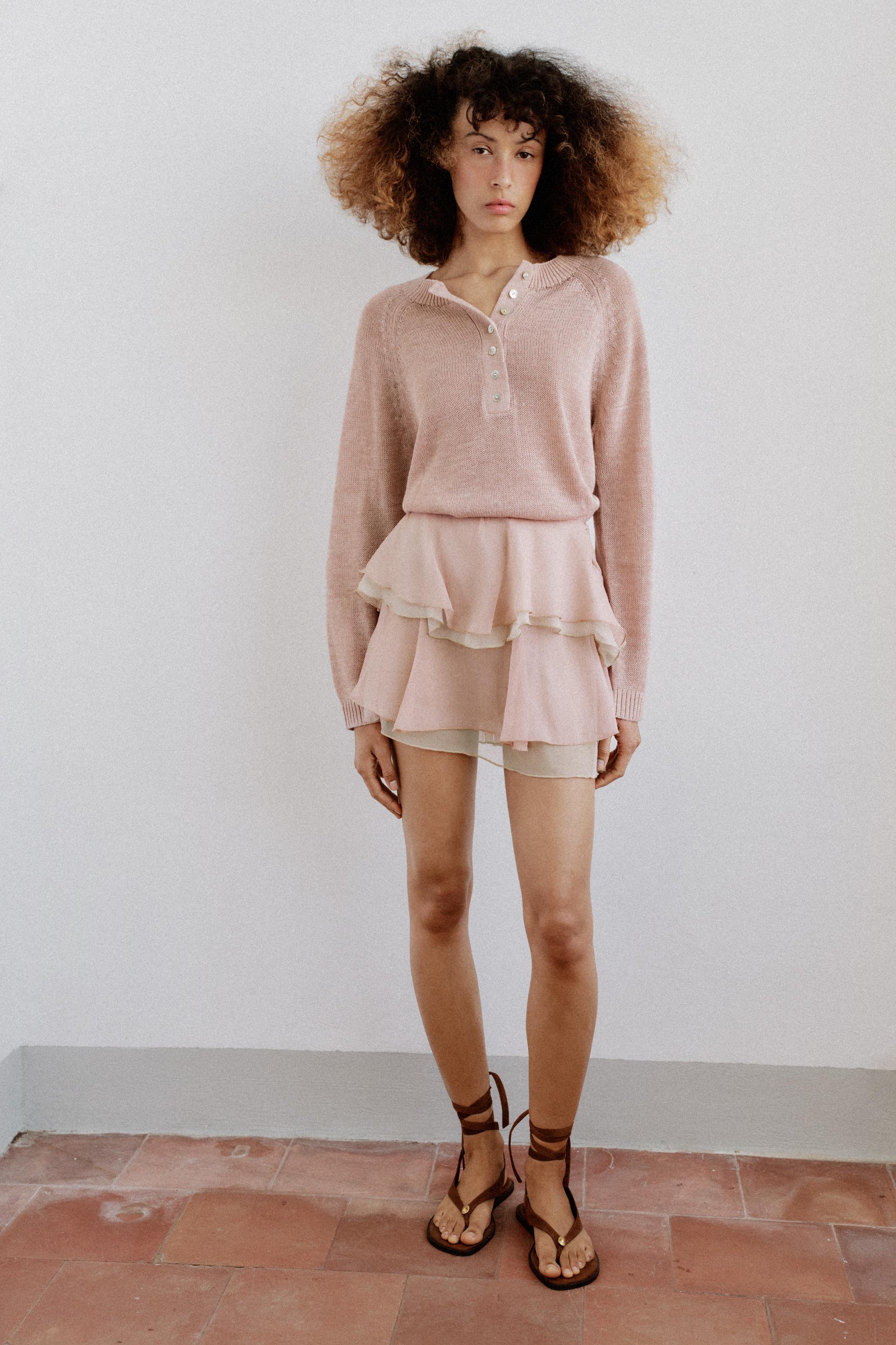 PULL EN MAILLE À BOUTONS