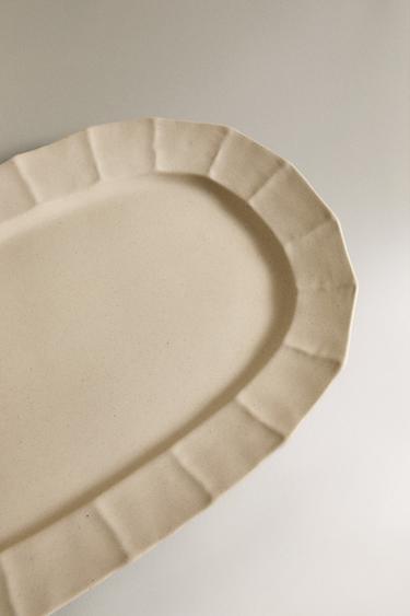 OVAL STONEWARE SERVING DISH WITH RAISED LINE BORDER DESIGN - Sand by Zara - Image 2