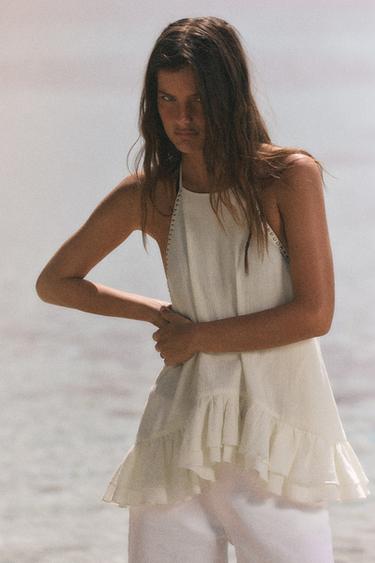 TOP HALTER VOLANTS CLOUTÉ - Écru de Zara