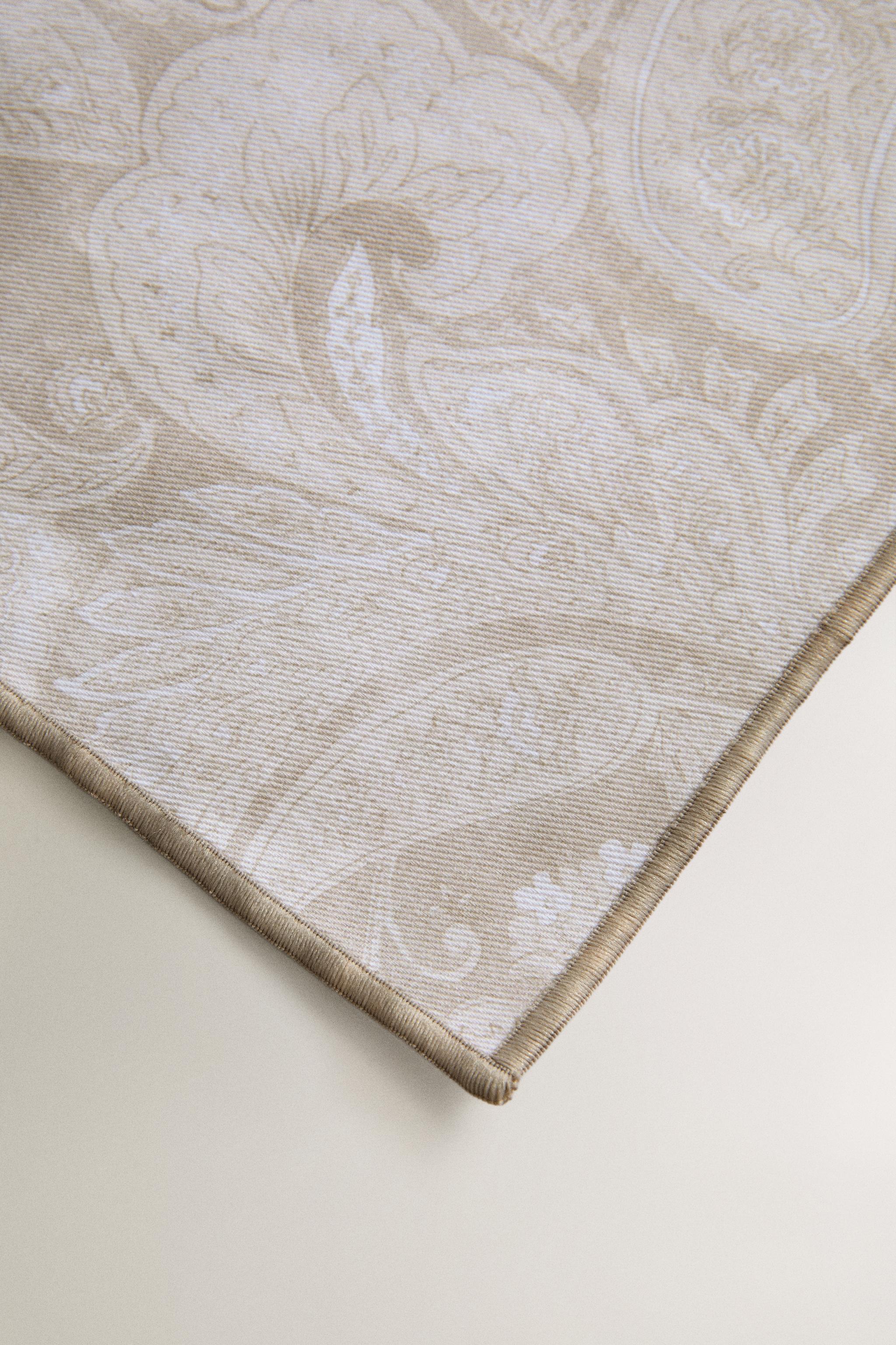 PAISLEY PRINT RESIN TABLE RUNNER