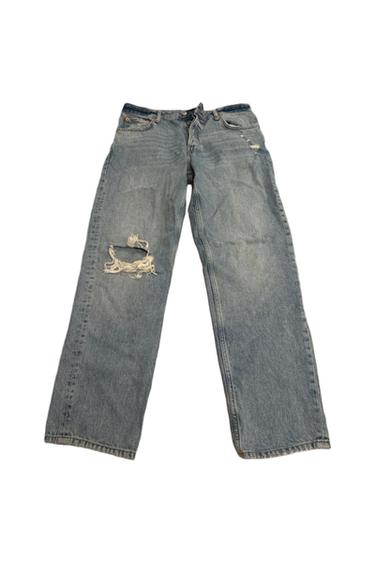 BOOT CUT DISTRESSED STRAIGHT LEG JEANS