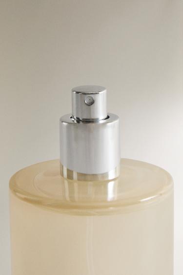 (200 ML) PARFUM D'AMBIANCE EN SPRAY LUMINOUS CAMELLIA - Rose clair de Zara - Image 1