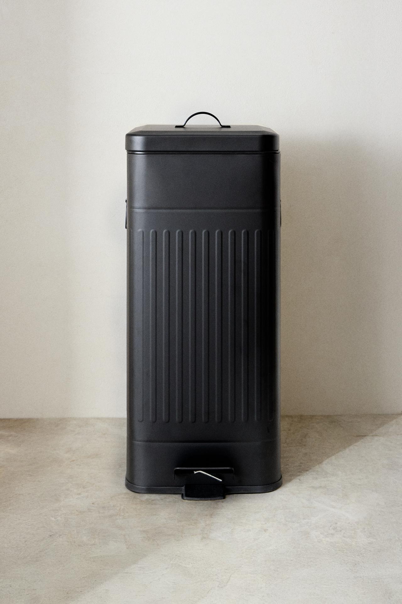 LARGE KITCHEN BIN — Black