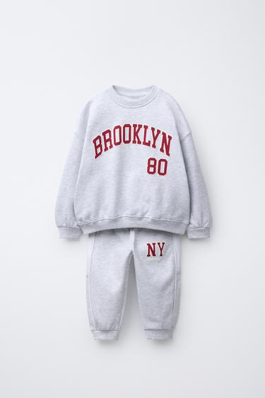 VARSITY SWEATSHIRT AND JOGGERS TOTAL LOOK - لافندر الخاص بـ Zara
