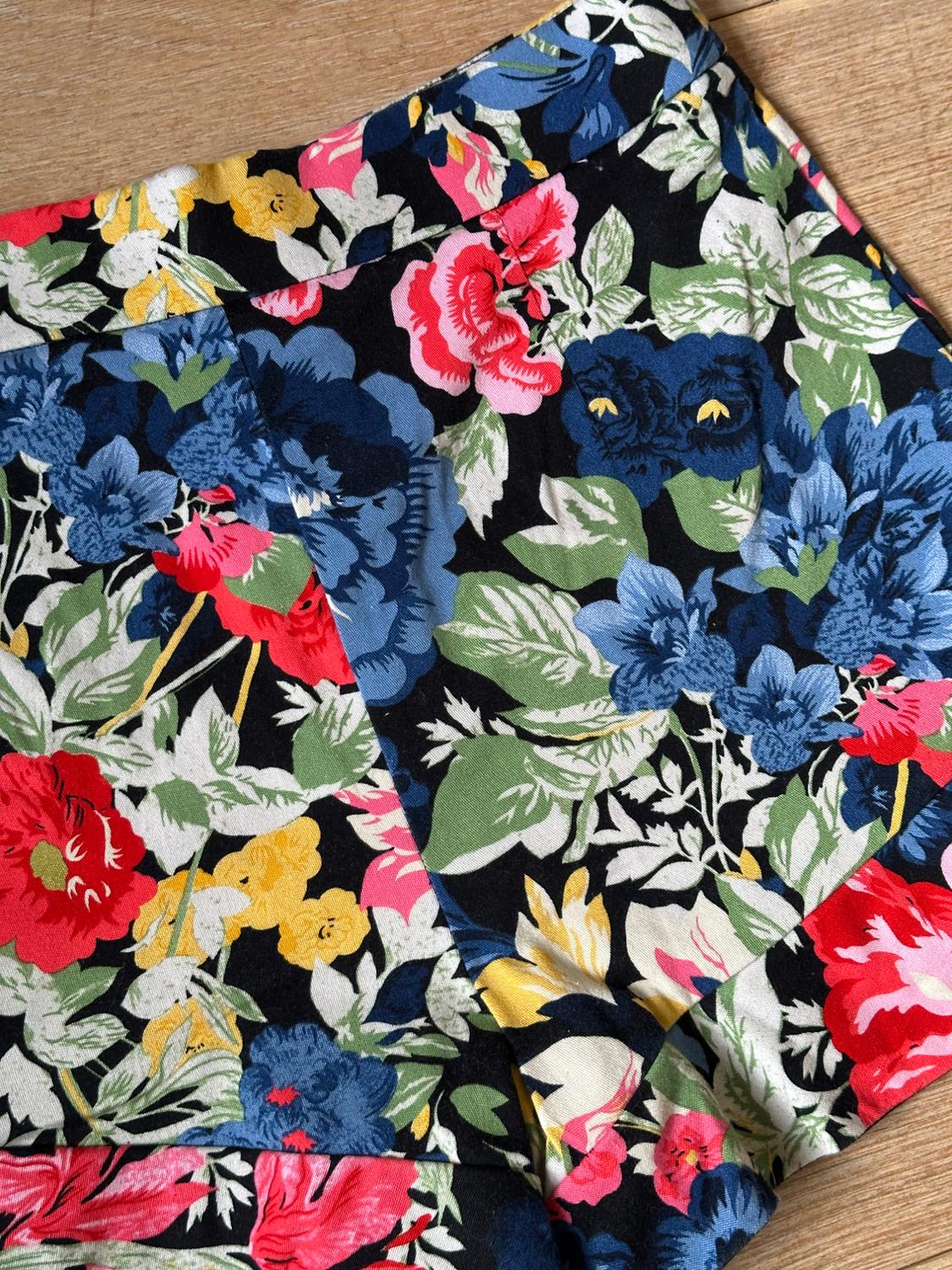 PRINTED RUFFLED BERMUDA SHORTS - Image 6