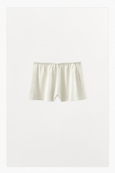 SHORT STYLE LINGERIE SATINÉ - Blanc cassé de Zara