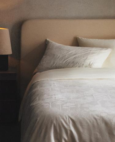 SATEEN JACQUARD DUVET COVER - Oyster-white by Zara