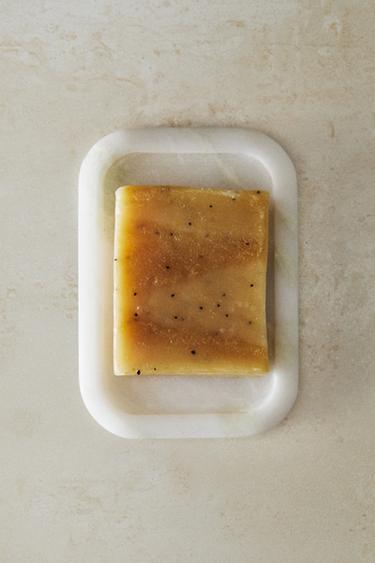 WHITE MARBLE BATHROOM SOAP DISH - white by Zara