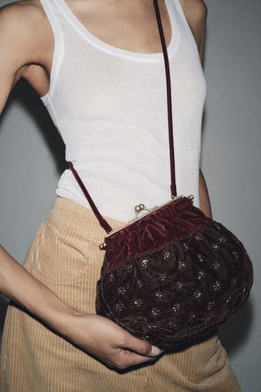 BOLSO EFECTO TERCIOPELO ABALORIOS - Marrón de Zara