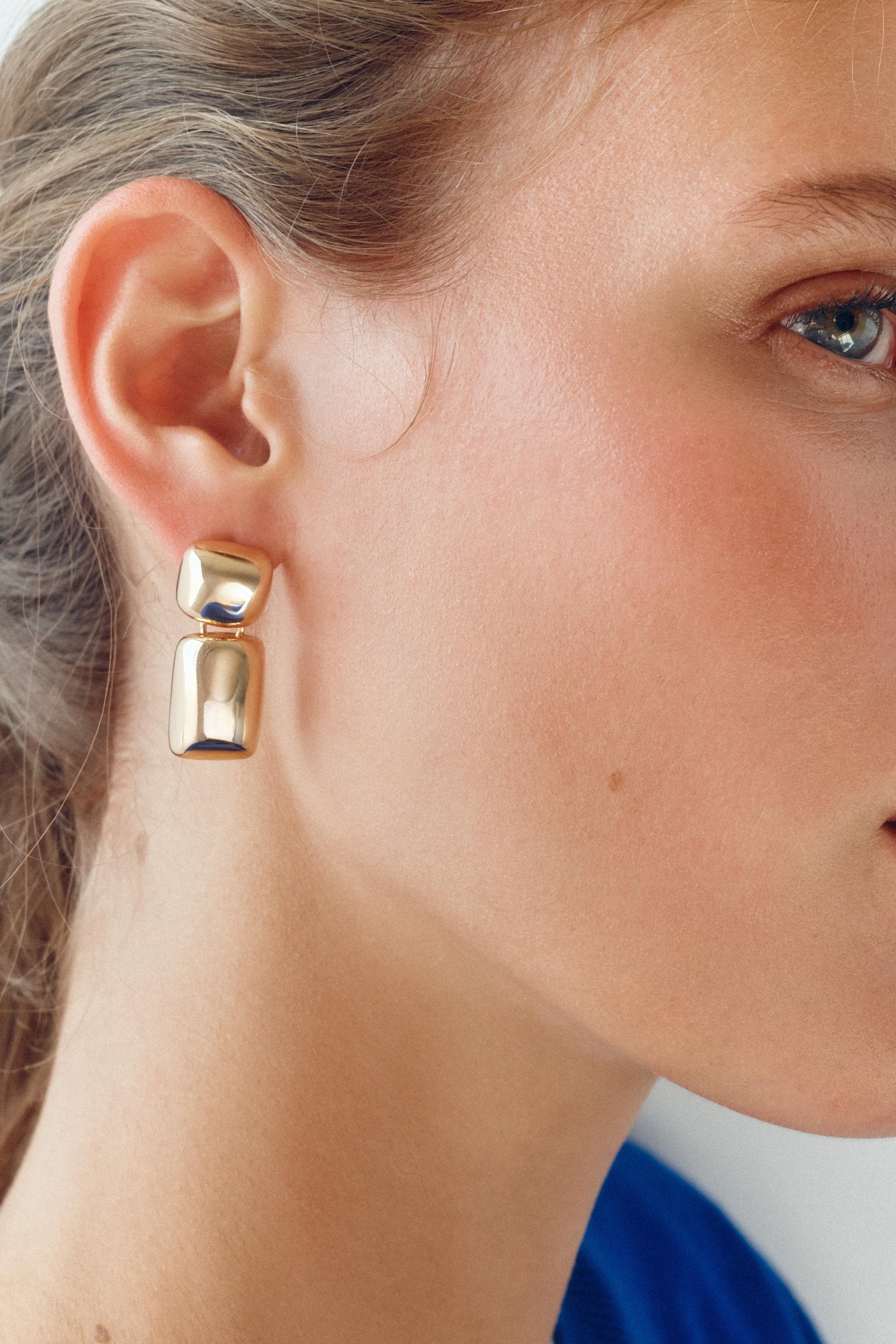 Zara GEOMETRİK PARÇALI METAL KÜPE görsel 2