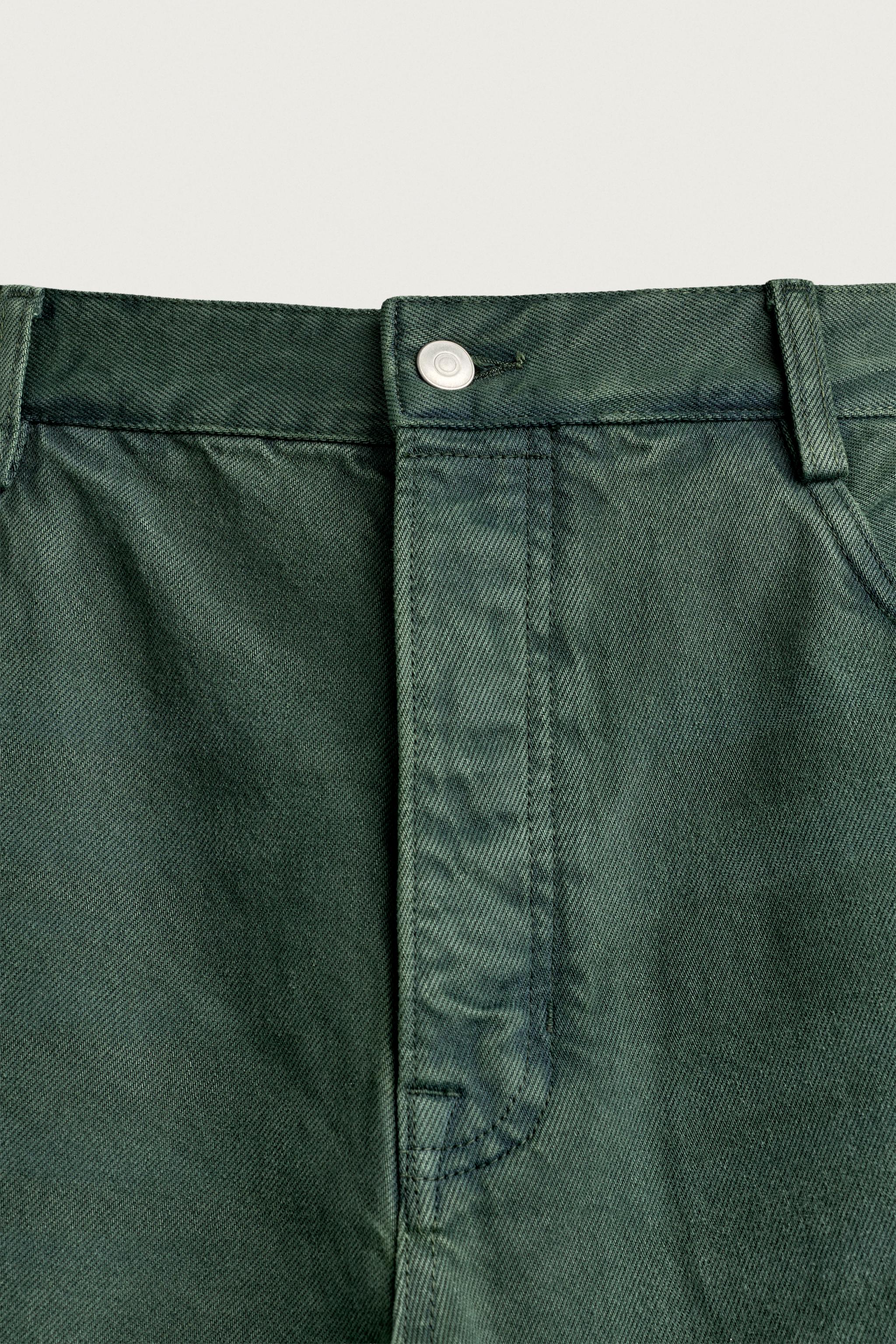 PRESSED CREASE RELAXED FIT JEANS