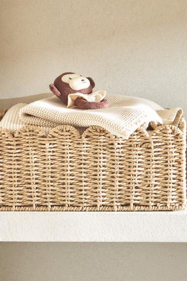 MEDIUM SCALLOPED BASKET - Light beige by Zara