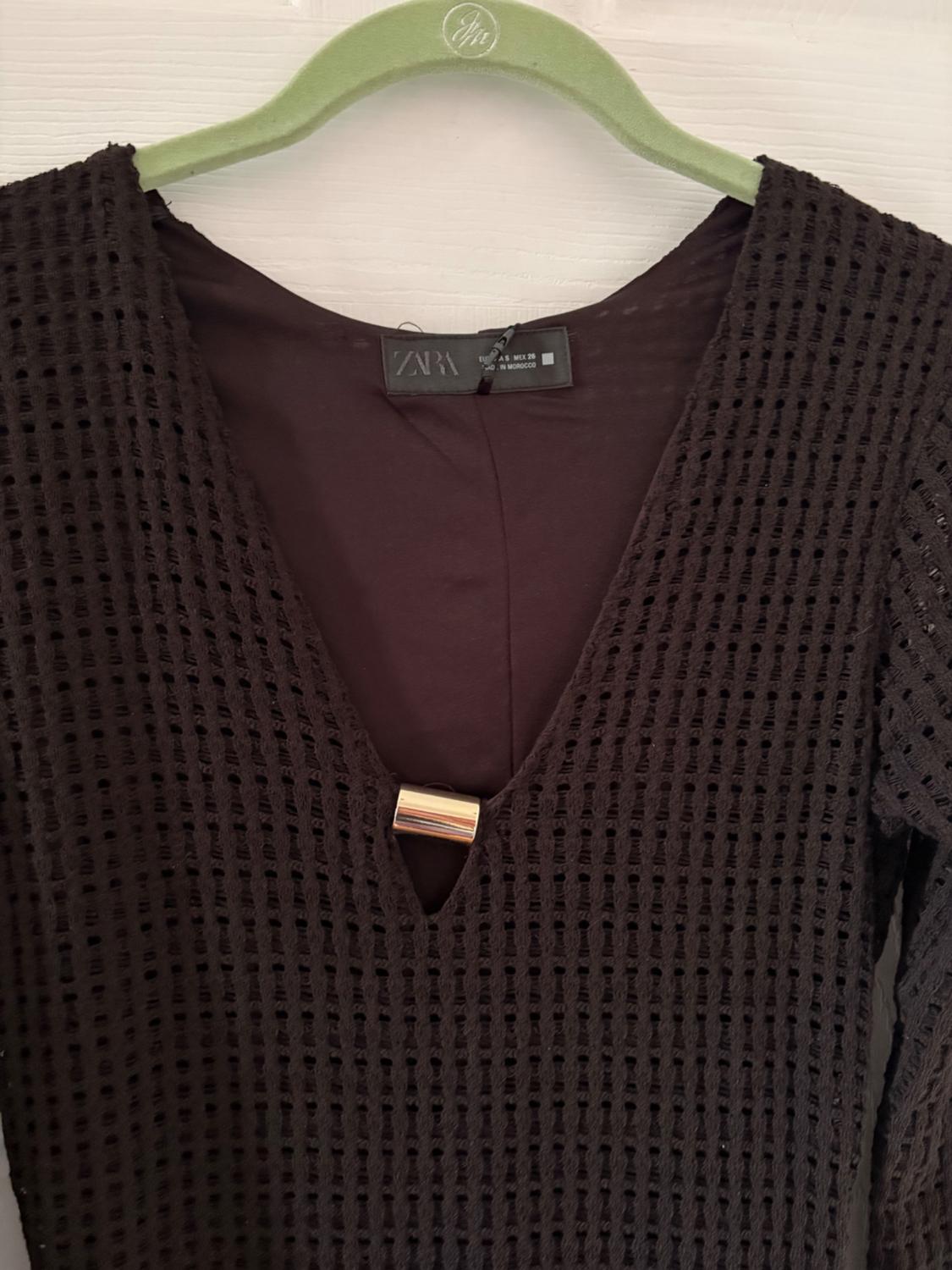 MIDI CROCHET DRESS WITH HARDWARE - Image 2
