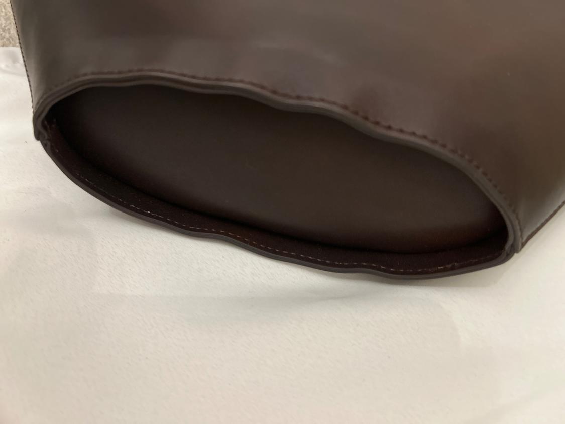 LEATHER SHOULDER BAG - Image 4